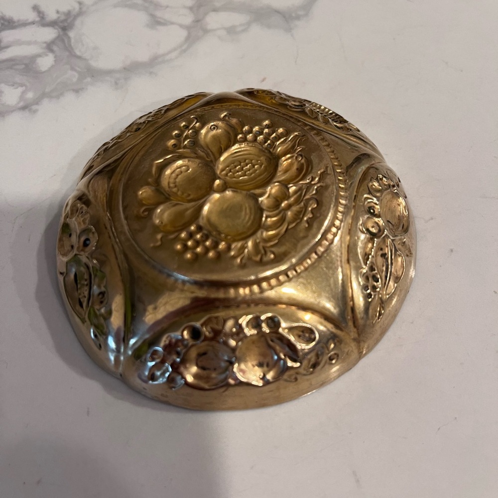 Vintage Round Brass
With Embossed Design